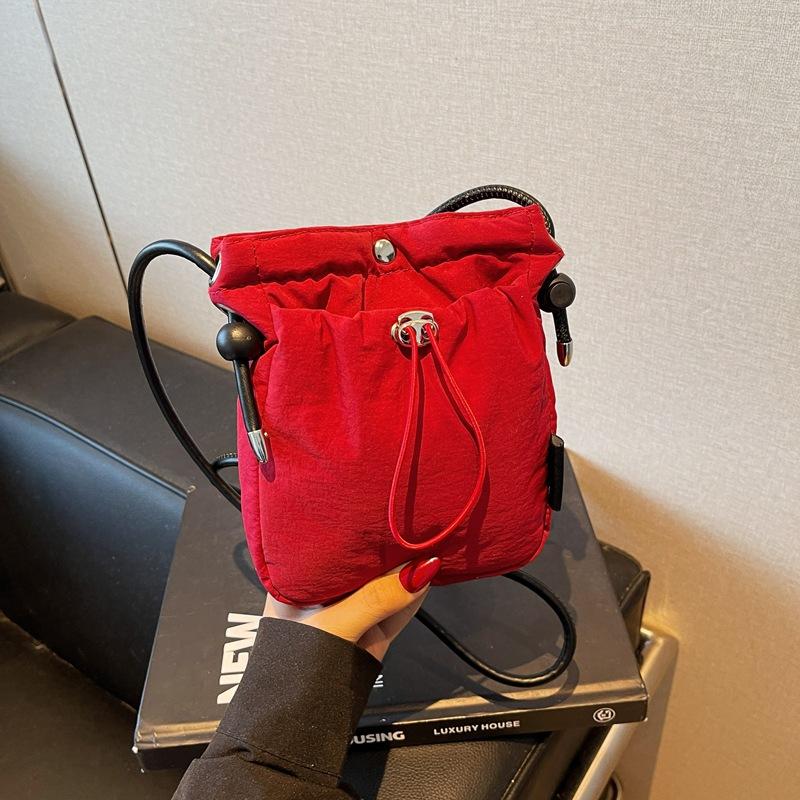 Stylish and simple small cloth bag women's 2025 new trendy ins walking mobile phone bag Japanese lightweight shoulder messenger bag