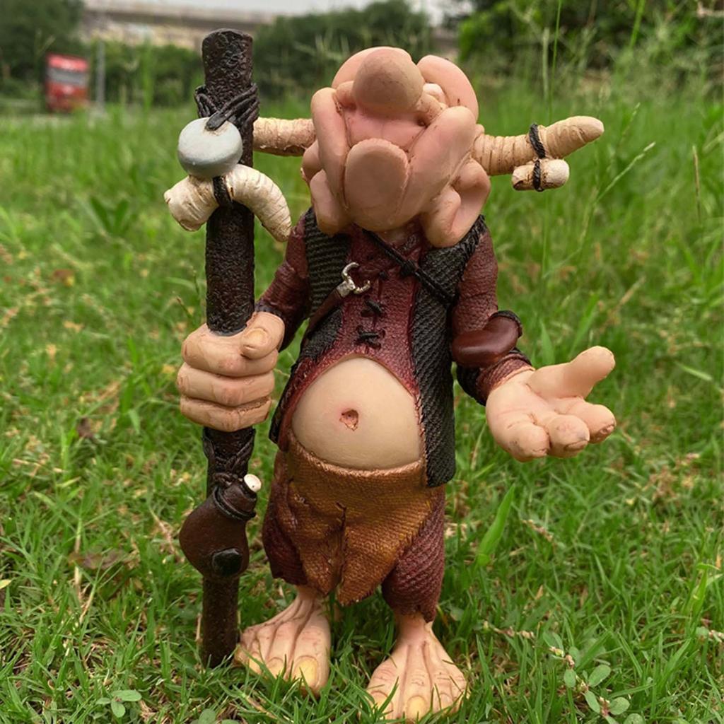 Die seltsamen riesigen Gartendekorations-Harzornamente