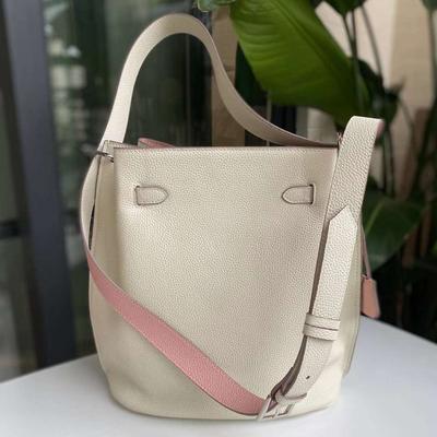 Togo bőr 25-28CM alkalmi vödörtáska színben illeszkedő belső bélés