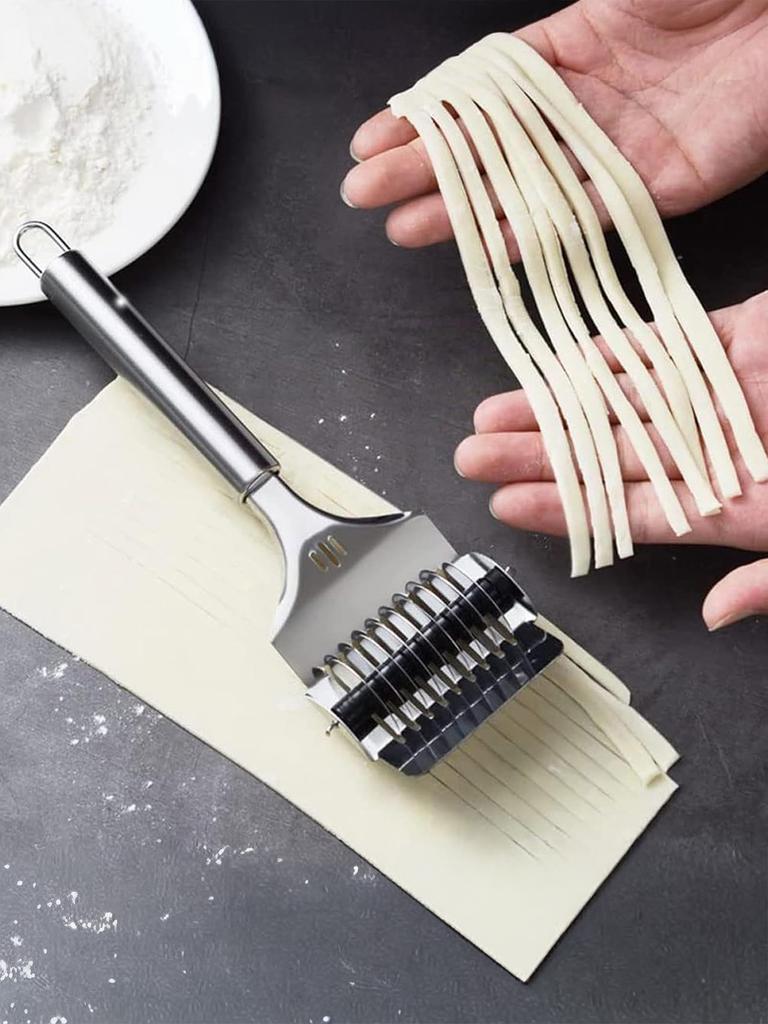 High Grade Stainless Steel Noodle Lattice Roller Docker Dough Cutter Pasta Spaghetti Maker for Kitchen Cooking Tools