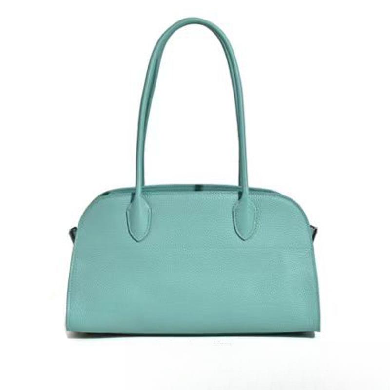 A Large-capacity Horizontal Leather Handbag for Women and A Single-shoulder Commuter Bag