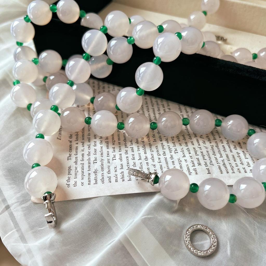 Retro Large Particle Natural White Chalcedony Natural Green Chalcedony Agate Contrasting Color Necklace Women'S Collarbone Chain Neck Chain