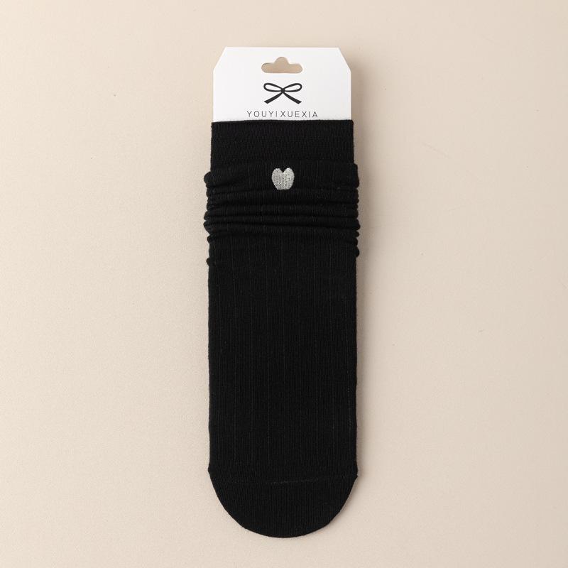 5/10 Pairs Comfortable Casual and Versatile Women's Autumn Winter Mid Calf Socks with Embroidered Heart Cotton Long Socks Cute Cotton Socks