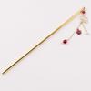 A 15cm gold hair ornament featuring a fan depicting Mount Fuji and adorned with a chain featuring small mizuhiki A lovely piece that evokes a sense of