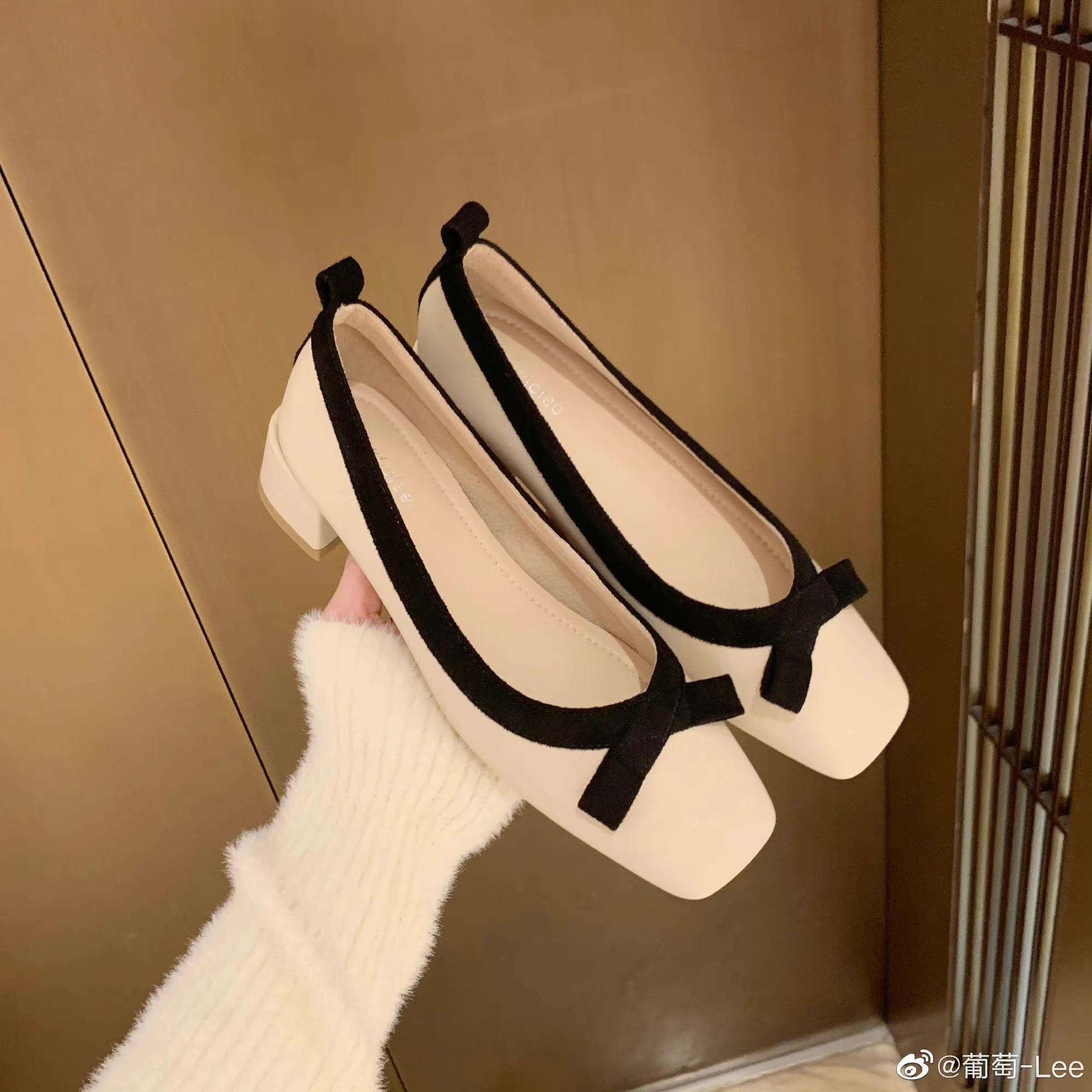 

Grape mother of the same style | French evening breeze bow medium high heels square head light mouth thick heel single shoes women s summer and autumn 34