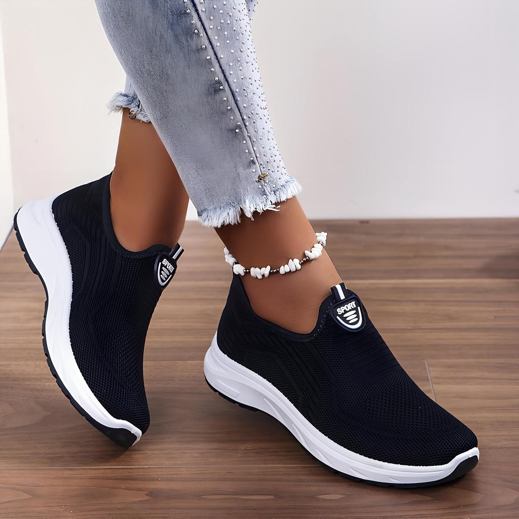 Einfarbige Plateau-Sneaker für Damen, atmungsaktive Slip-On-Outdoor-Schuhe aus Strick, bequeme Sportschuhe mit niedrigem Oberteil