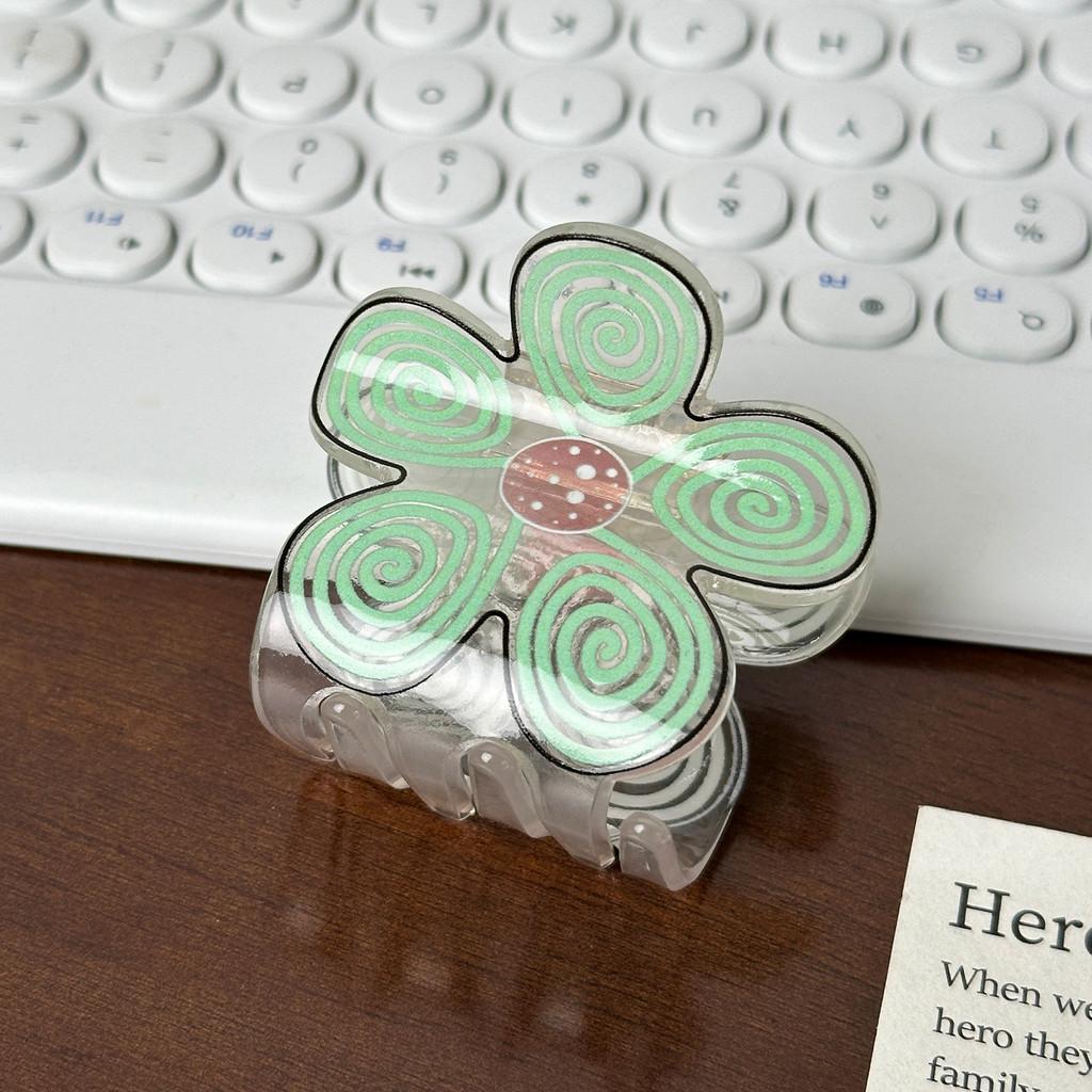 Beautiful Flower Design Hair Clips In Soft Macaron Colors For Fashionable Looks