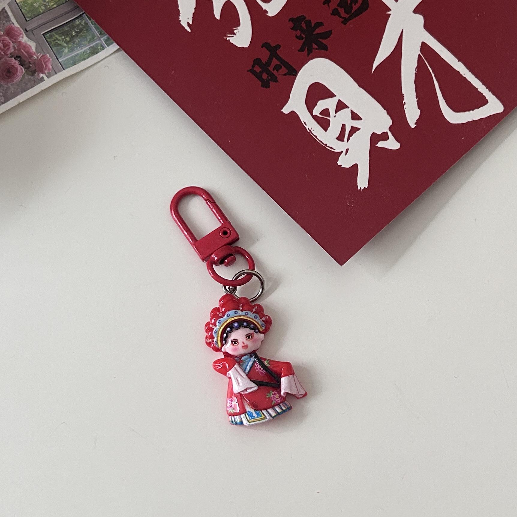 

Брелок с персонажем китайской оперы Гочао: Трендовый мультяшный кулон-аксессуар для пар и лучших друзей красный