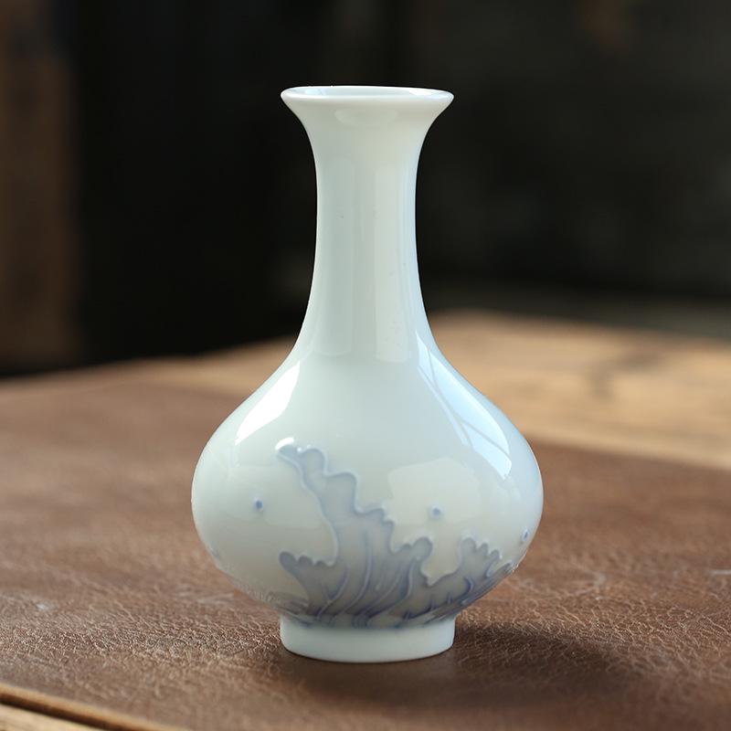 Antique Blue and White Chinese Porcelain Vase - European & American Handicraft for Flower Arrangements