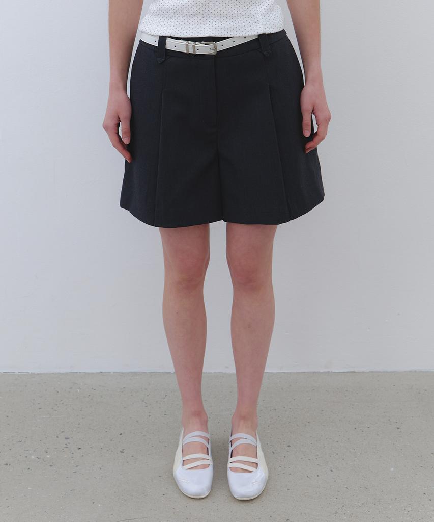 CLUNY Minimal Strap High Waist Shorts - Beige