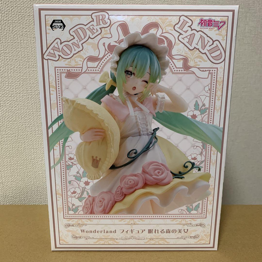 

[USED] Sleeping Beauty Wonderland Figure Hatsune Miku