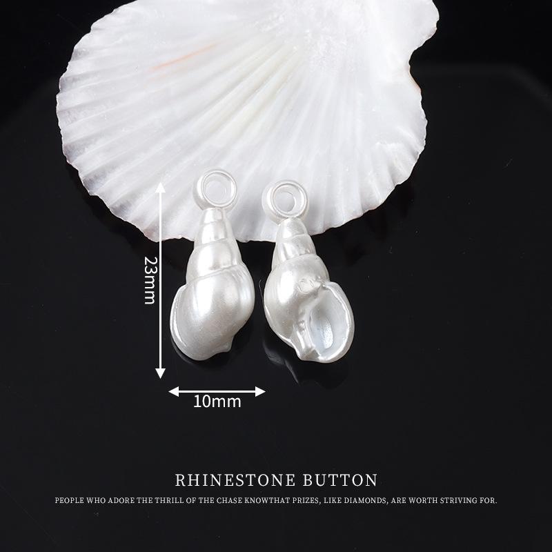 Hand-Sewn Irregular White Conch Shell Decorative Buttons for Skirts and Shirts