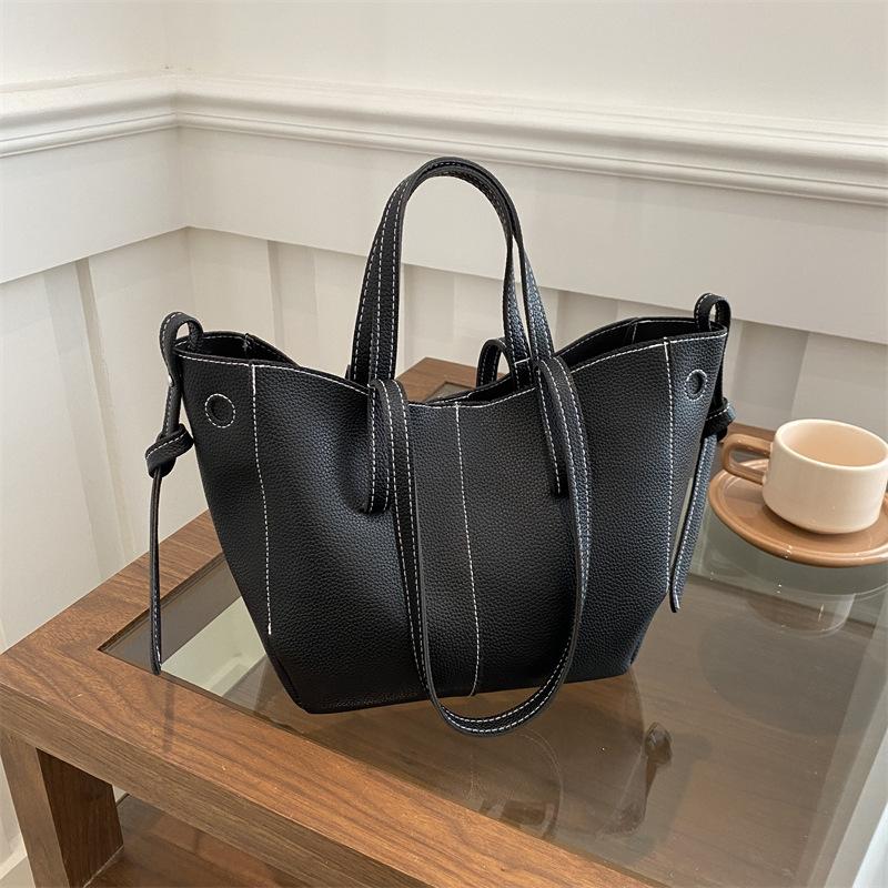

Stylish Casual Tote Bag, Large Capacity PU Leather Handbag Women Wing Bag, Fashiable Woman Bags, Commuting Shoulder Armpit Bag чёрный