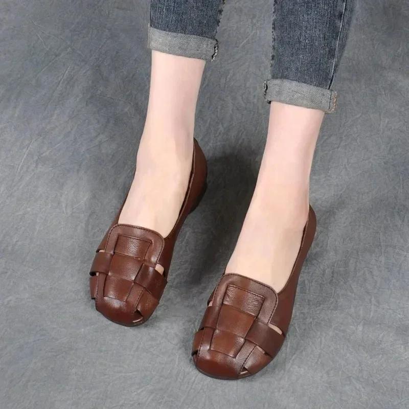 Fashion Hot Selling Summer 2025 Hot Seller New Retro Fashion All-match Flat Roman Shoes Soft Sole Bun Toe Sandals with Mom Shoes