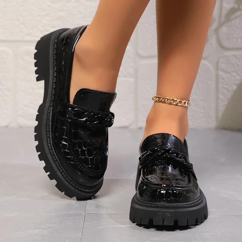 Fashion 2025 Women's Chain Decor Platform Loafers Black Patent Leather Dress Shoes Woman Comfortable Slip On Flat Shoes Zapatos De Mujer