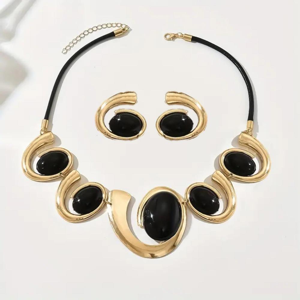 Retro Snail Necklace Exquisite Luxury Charm Women's Jewelry Exaggerated Personality Accessories