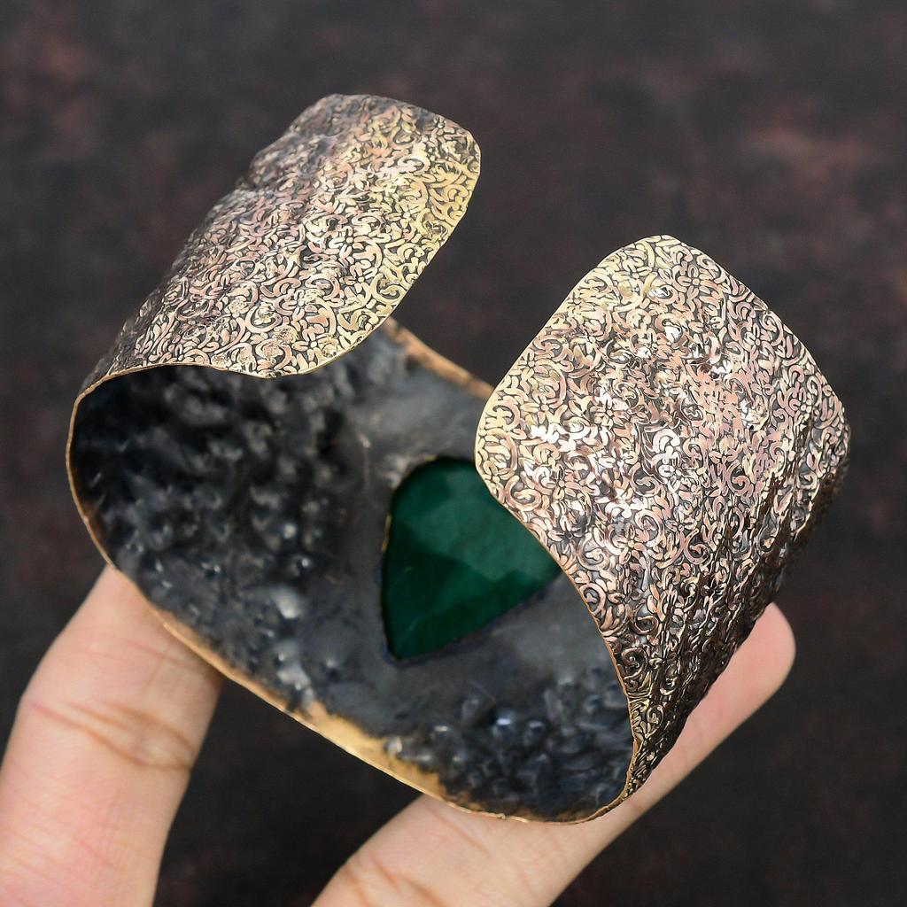 Fasetovaný zambijský smaragd náramek měděný drát omotaný náramek drahokam nastavitelný náramek ručně vyráběný náramek měděný drát šperky svatební dárek