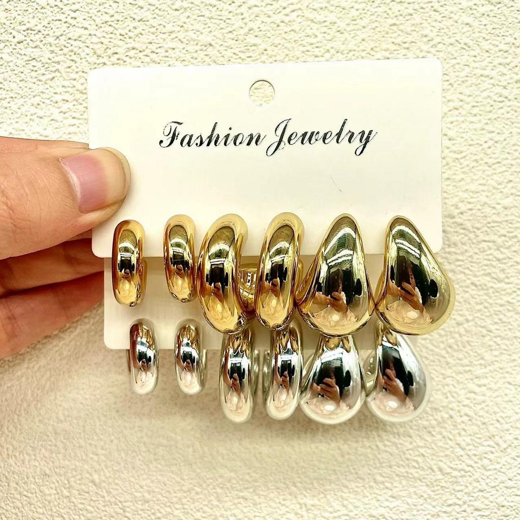 Boucles d'oreilles puces géométriques lisses tendance en forme de C, boucles d'oreilles classiques en forme de goutte d'eau, charme féminin quotidien polyvalent en zircon