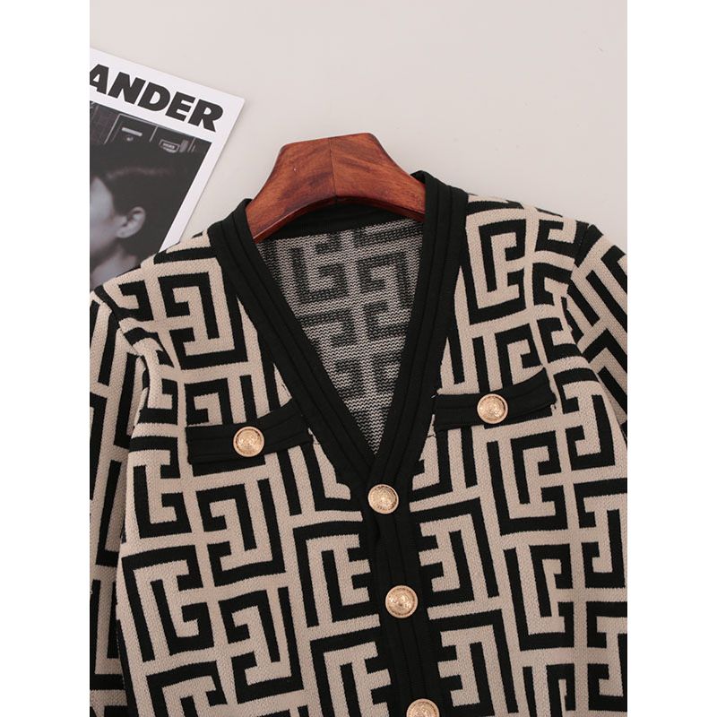 French Style V-neck Knit Cardigan Women's Spring Color Matching Plaid Outdoor 2025 New Graceful High Sense Outerwear Top