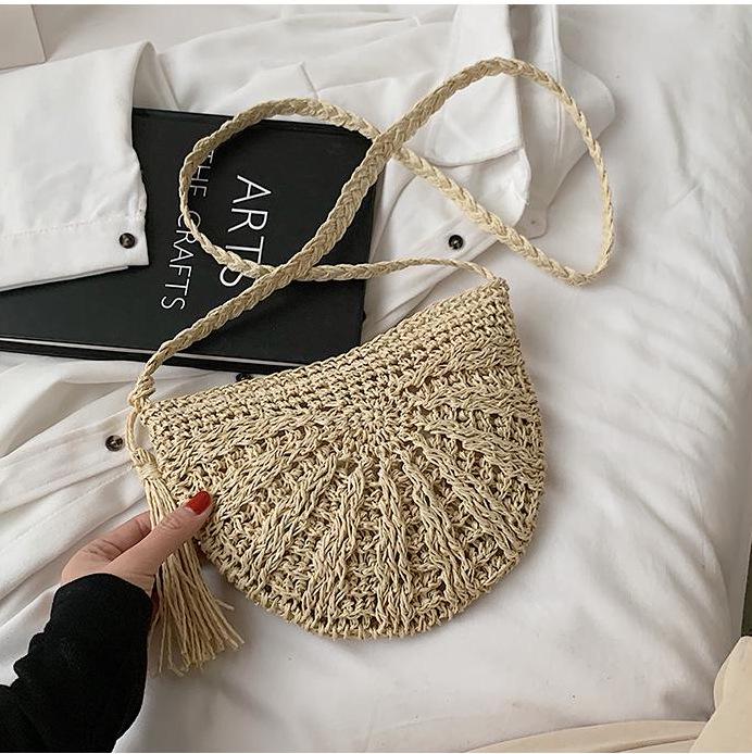 

Самая продаваемая женская плетеная пляжная сумка кроссбоди ручной работы для отдыха в Таиланде и на Бали.