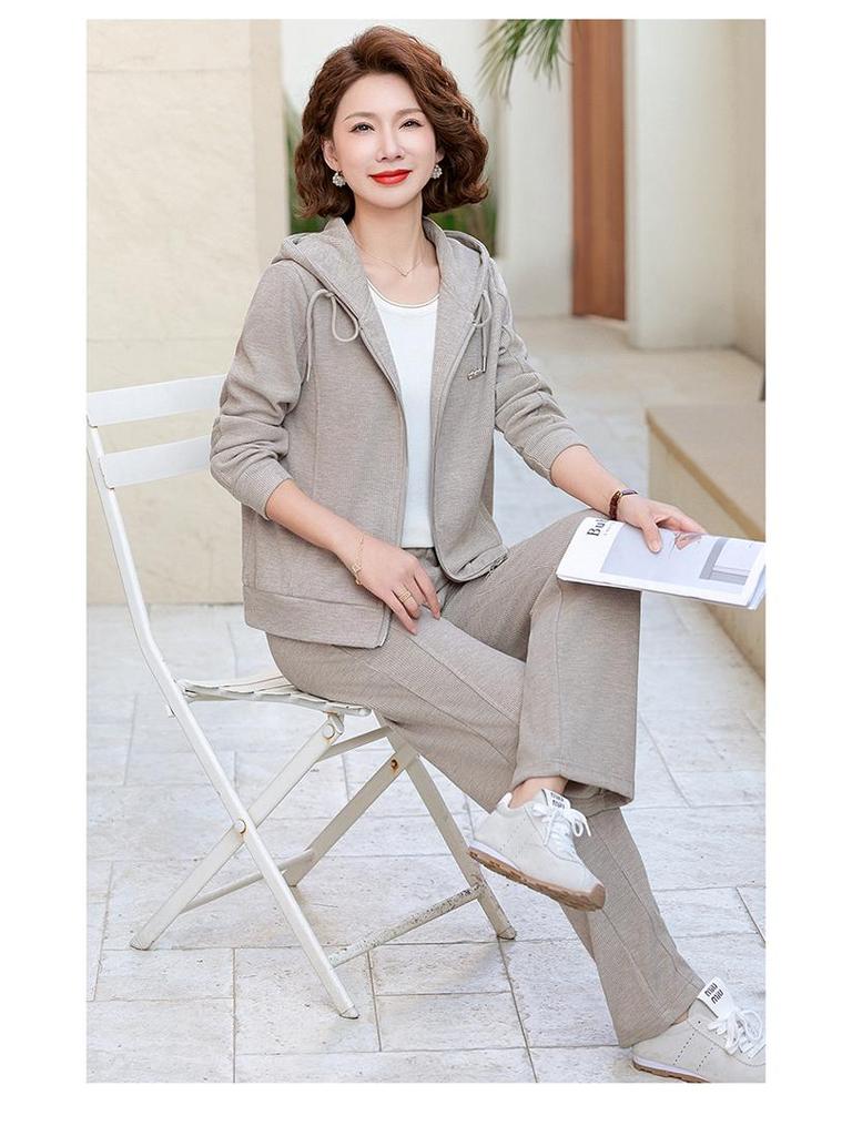 2025 Spring & Autumn Casual Sports Suit: Cardigan Sweatshirt Two-Piece Set for Middle-aged Women