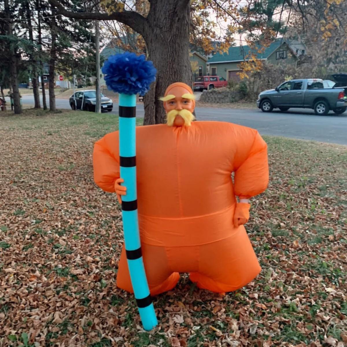 Maskarādes Hallowīna oranžs kombinezons ar atklātu