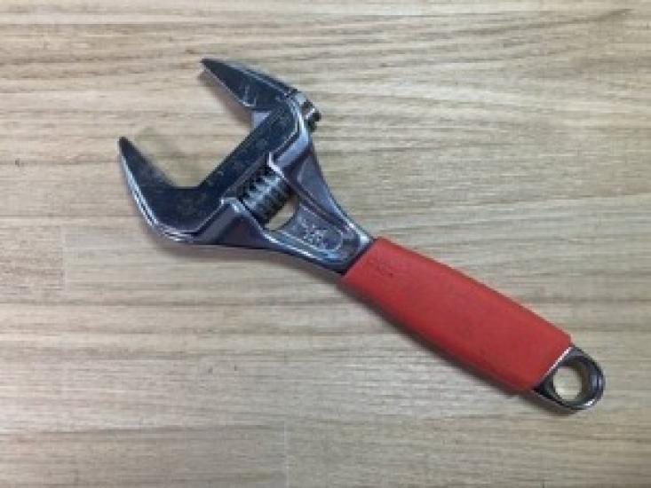 

Snap-on Tools ORANGE 6 Soft Grip Wide Mouth Adjustable Wrench ADHW6A Japan