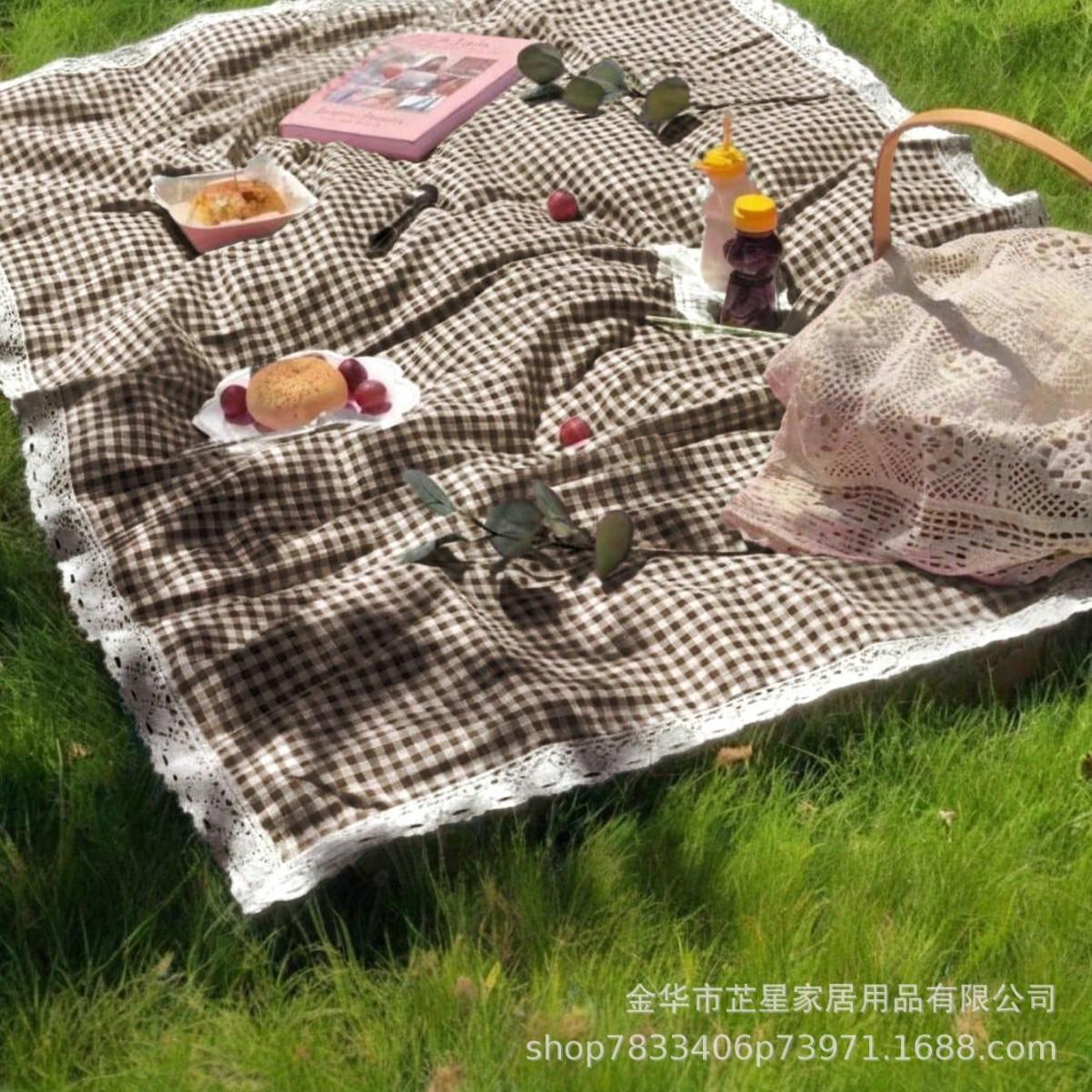 Coffee picnic mat outdoor tablecloth camping floor mat moisture-proof fabric thickened picnic floor mat household portable picnic cloth 30*60cm [small cover]