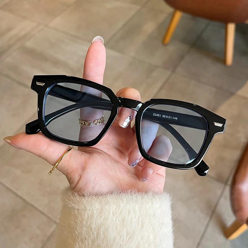 Brand Designer Classic Square Retro Sunglasses Men Women Fashion Elegant Sun Glasses Male Casual Mirror