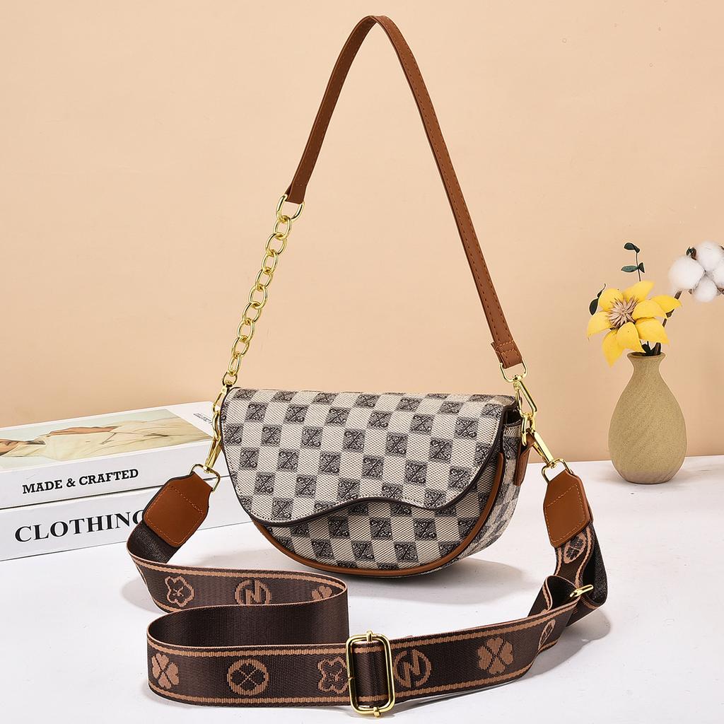 Shoulder Bag, Women's Bag, Messenger Bag, Retro Underarm Bag, Simple and Versatile, Light Travel