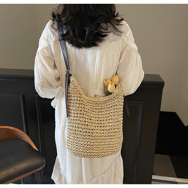 Large Capacity Woven Bag Women's New Fashion Commuter Shoulder Bag Seaside Vacation Beach Bag Woven Straw Tote Bag for Women
