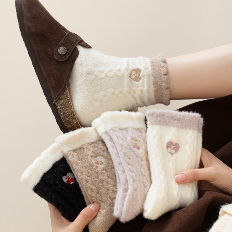 Thick and Warm Mid-calf Plush Socks for Autumn and Winter. Fluffy and Cute Embroidered Heart-shaped Winter Women's Socks