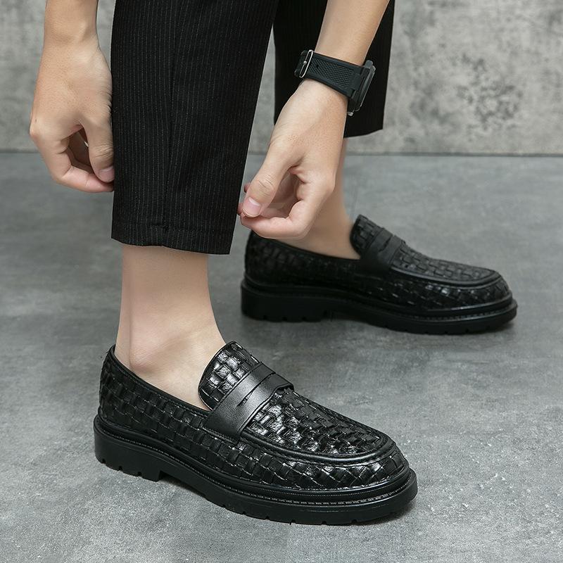 Men's leather shoes summer breathable new woven air cushion men's shoes British style casual loafers men's one pedal