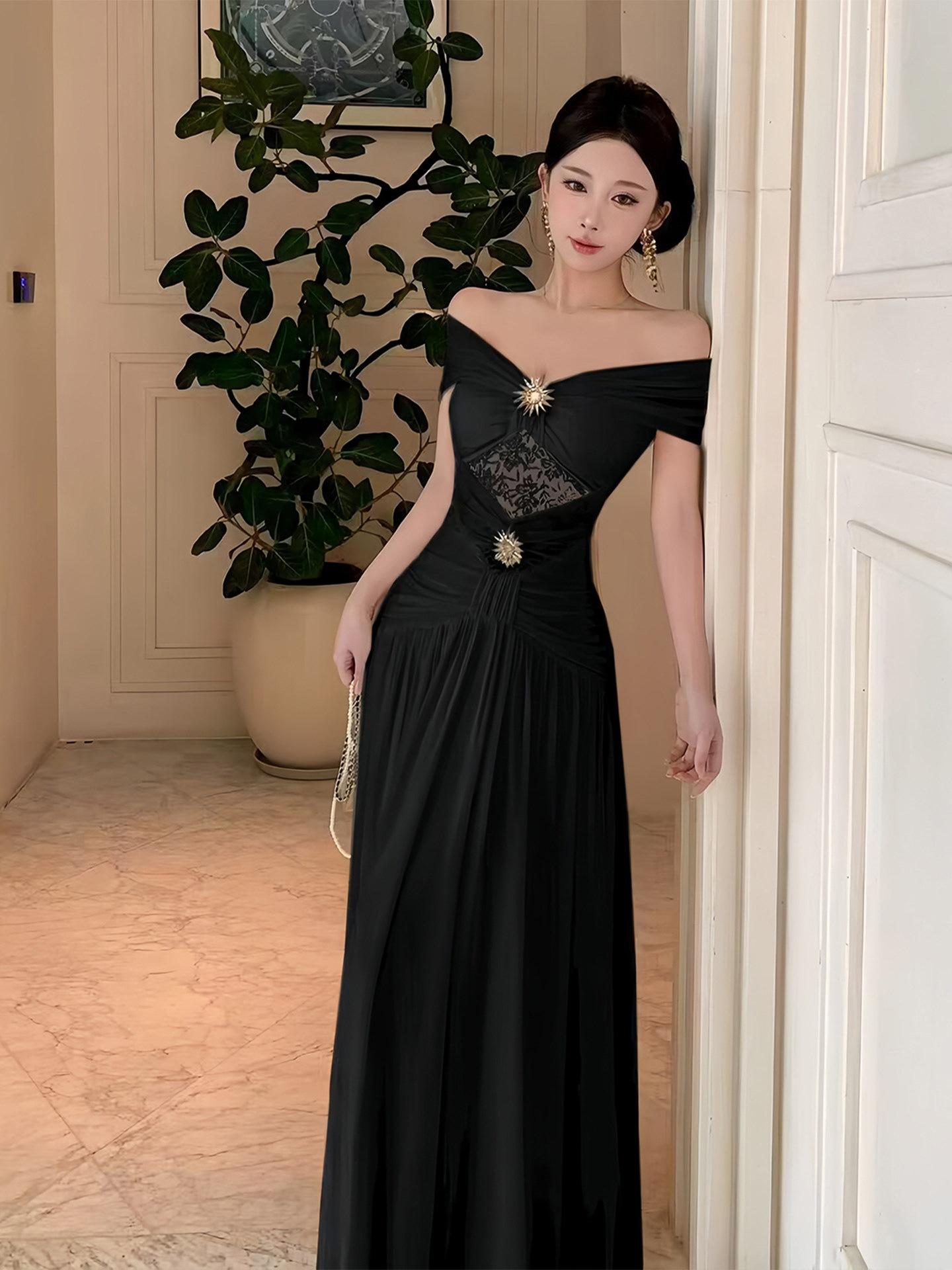 Königlicher Schwesternstil Ein-Schulter-Spitzen-Spleiß-Faltenkleid High-End-Damen-Sommerkleid Taille offen Schulterfrei Hüftumhüllendes Kleid S