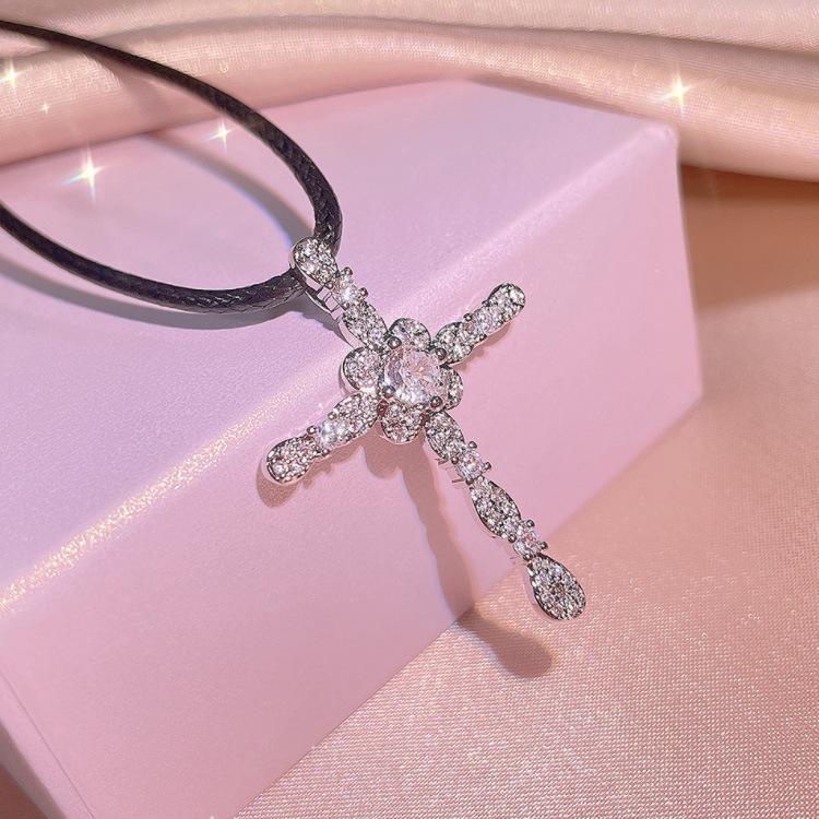 Temperament Necklace Women'S Tide Niche Lace Cross Pendant Personalized Collarbone Chain Simple Wedding Jewelry