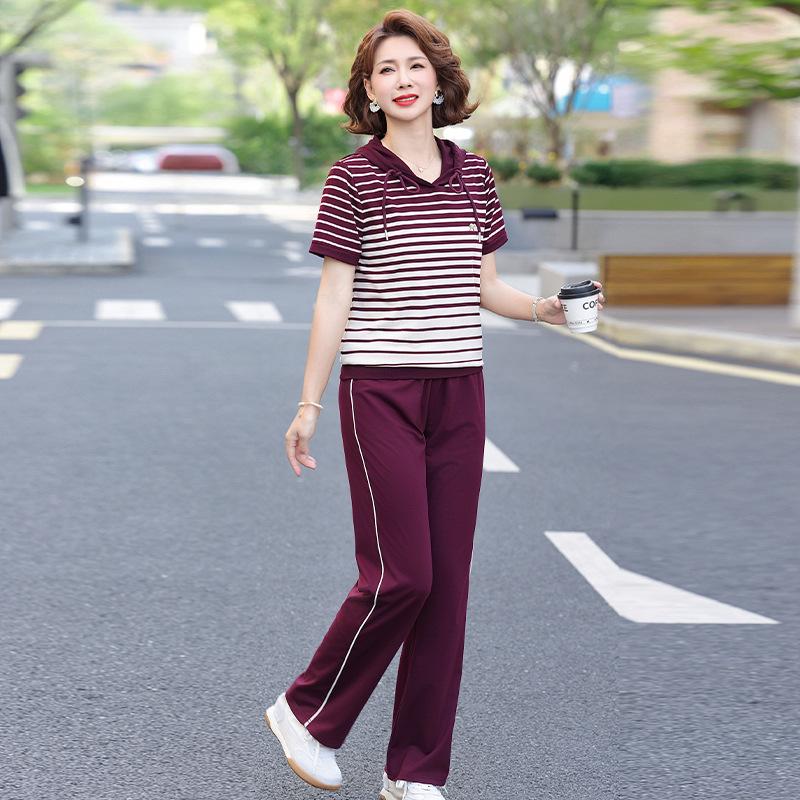 

2026 Mother s Day Stylish Summer Sportswear Set for Middle-aged & Elderly Women: Short-sleeved Striped Shirt & Two-Piece Outfit 4XL (140-155 jin)