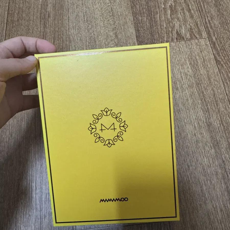 

Альбом Mamamoo Yellow Flower