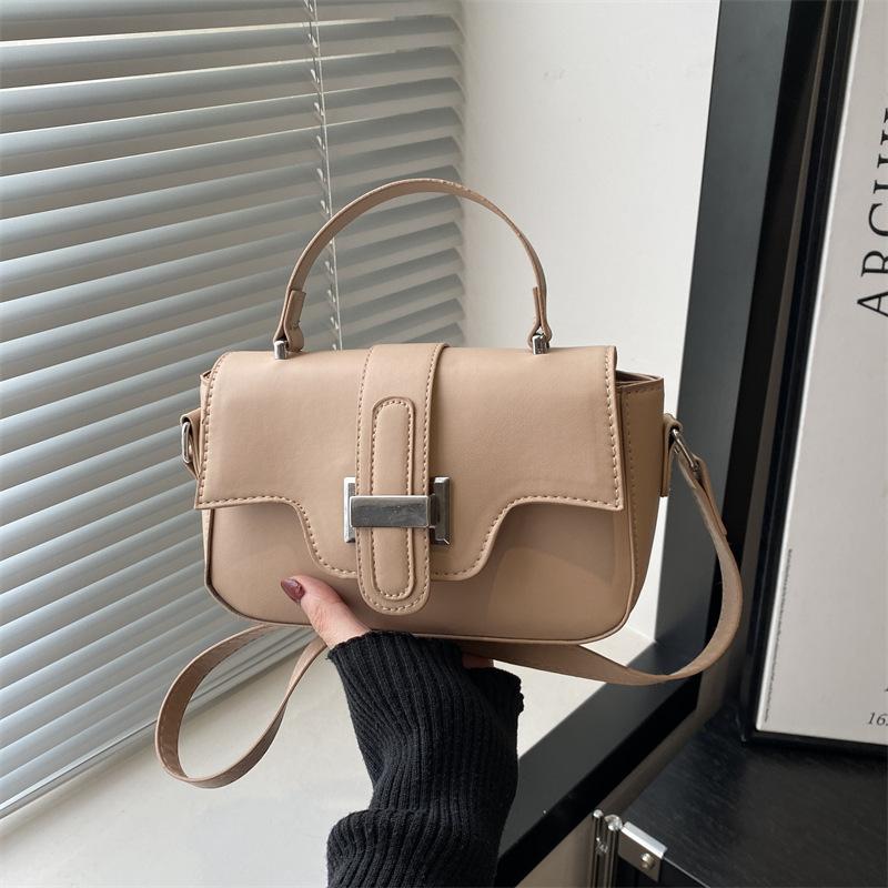

Autumn and winter simple portable small bag women s 2025 new fashion versatile messenger bag high-end texture hand carry small square bag хаки