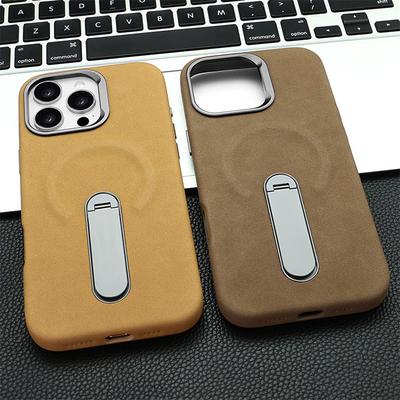 Luxuriöse Magsafe Wildleder PU Leder Handyhülle für iPhone 15 Pro /16 Pro Max Metalllegierung Linse 360 ° Drehbarer Ständer Magnetische Abdeckung