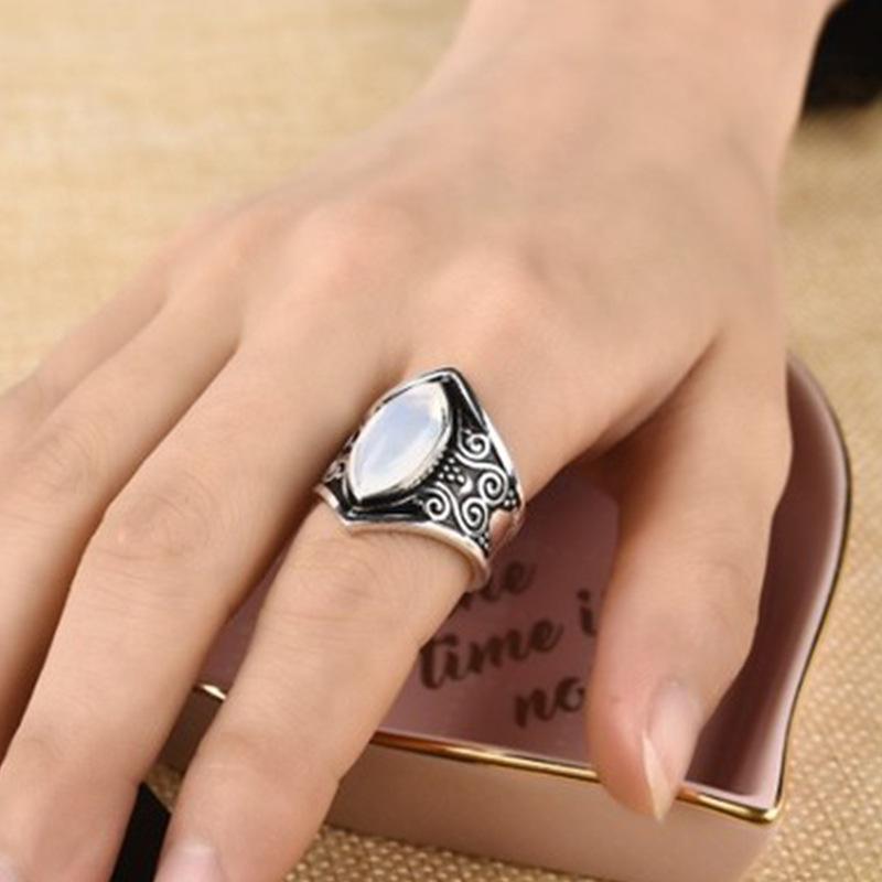 Jianjie Retro Moonstone Thai Silver Ring with European & American Style