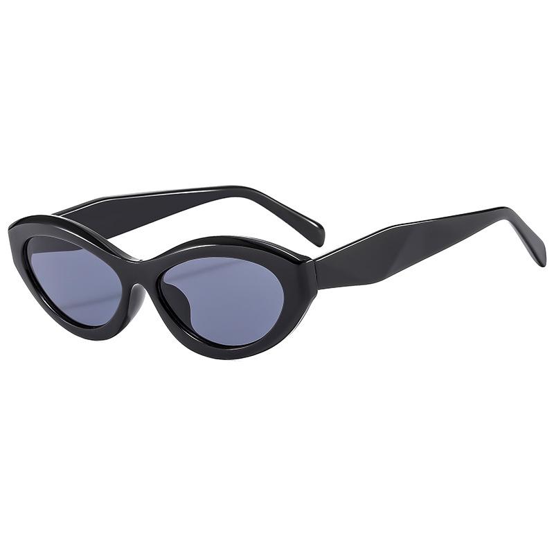 Chic Oval Women s Sunglasses - European  American Style