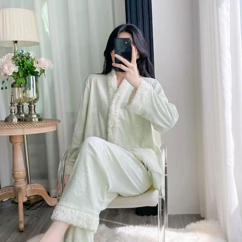 1011 autumn and winter new island velvet pajamas women's small fragrant wind fur collar thickened warm double-sided velvet loungewear set