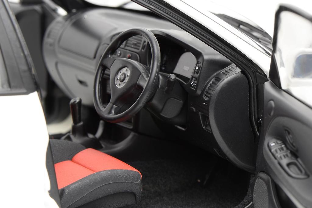 Freestyle MOTORHELIX Scale Mitsubishi Lancer Evolution VI GRS SCOTIA WHITE Finished Model M84305 1/18 T.M.E.