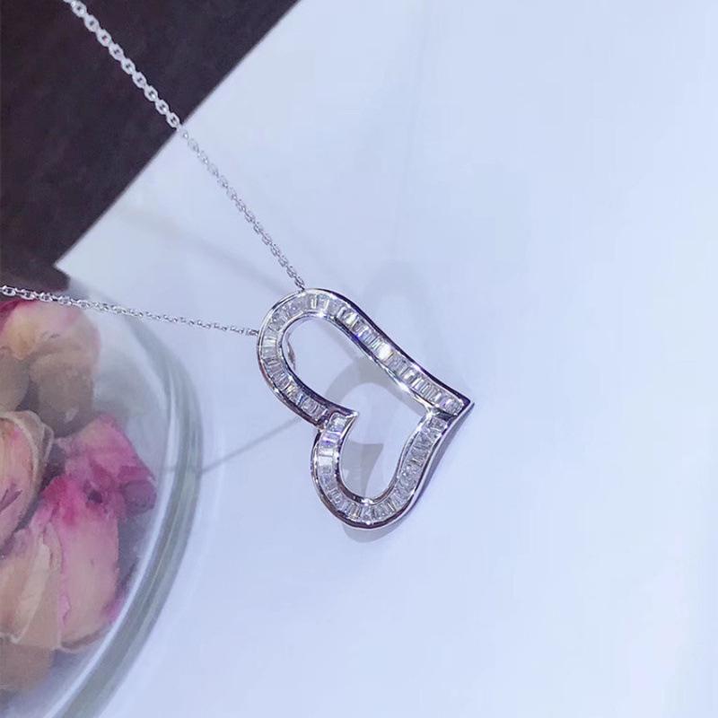 Trendy Minimalist Heart-Shaped Diamond Clavicle Necklace for Women - Versatile and Fashionable Design