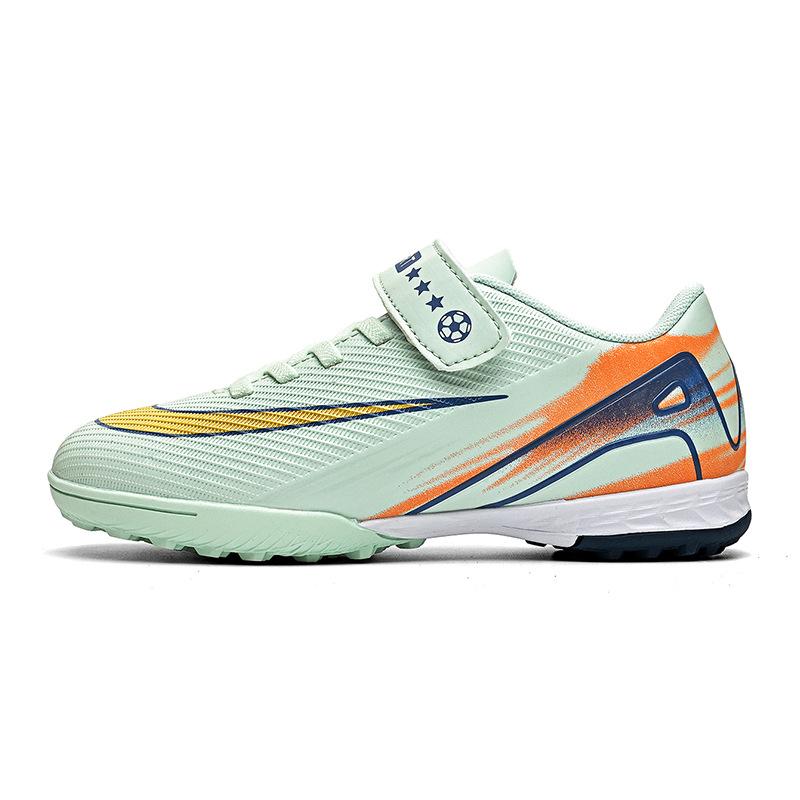 Nya barnens grundskole- och gymnasieelever kardborreband fotbollsskor herr och dam krossade naglar