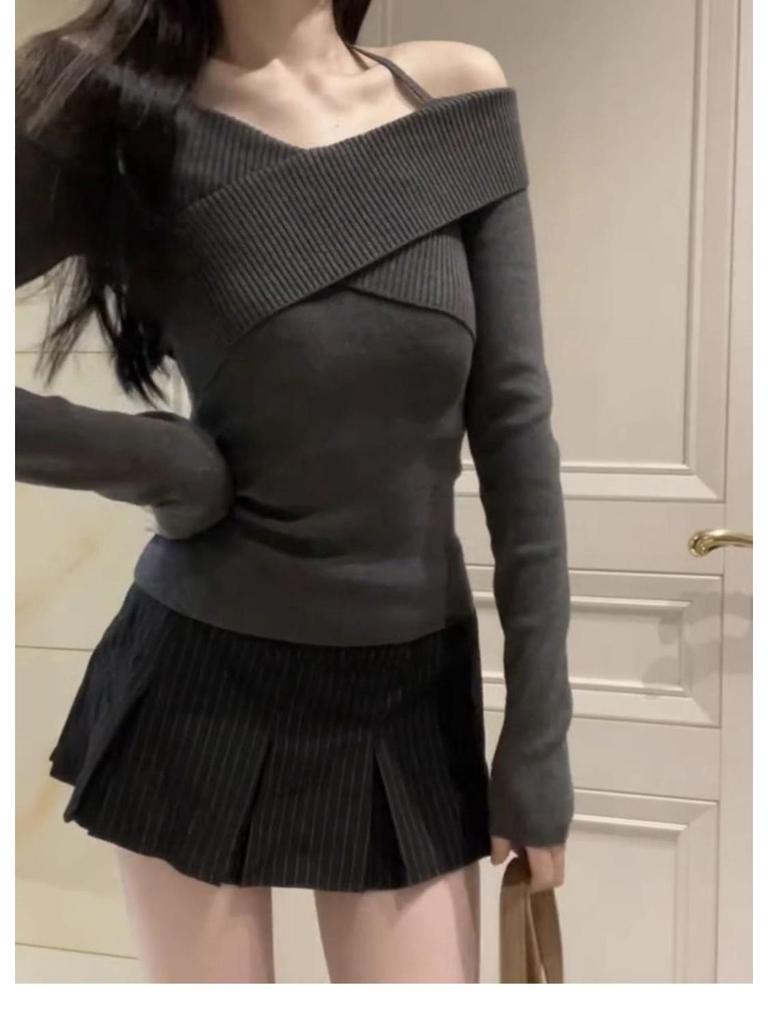 French Slim Fit Off-Shoulder Sweater: Solid Color, Irregular Knit Design for Women - Autumn/Winter Collection