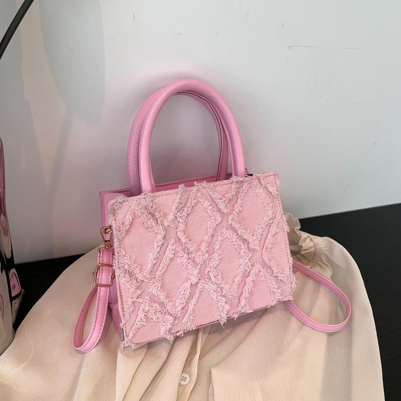 

Популярная в этом году модная простая темпераментная нежная сумочка 2025 лето новая в иностранном стиле на плечо через плечо маленькая квадратная сумка розовый