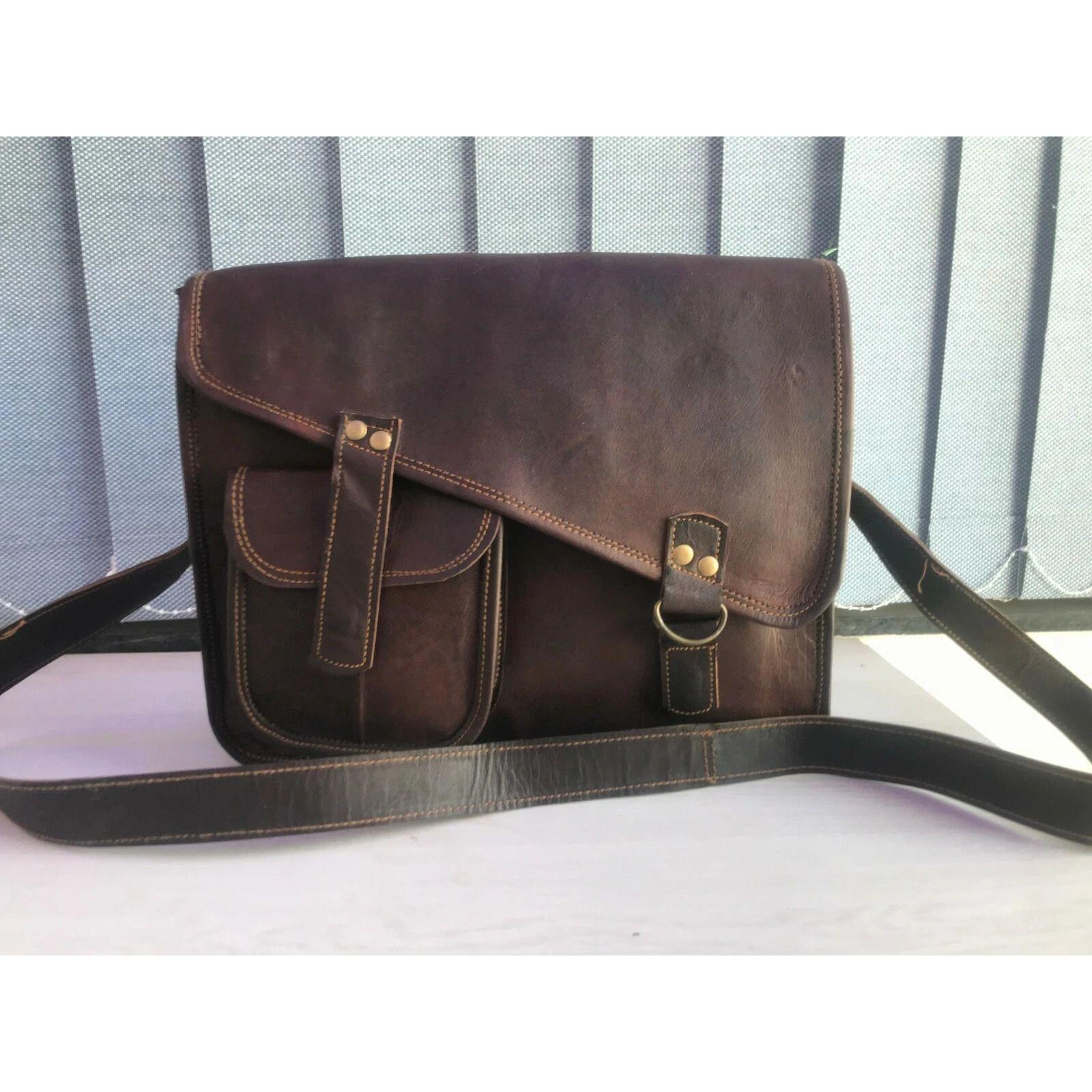 

Винтажная кожаная мужская сумка-мессенджер ручной работы с клапаном для ноутбука 13 x 10 x 4 in