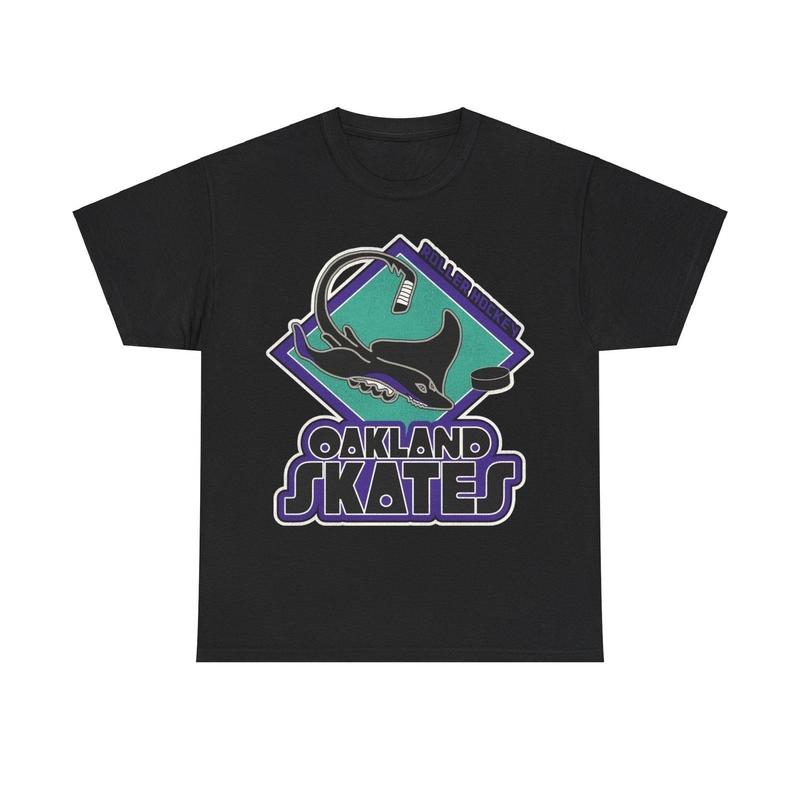 

Oakland Skates California Roller Hockey Team Unisex T-shirt XXL