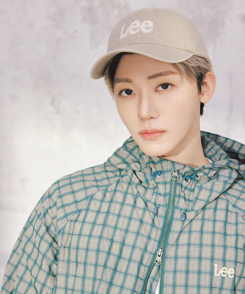 LEE Twitch Applique Pigment Ball Cap Beige